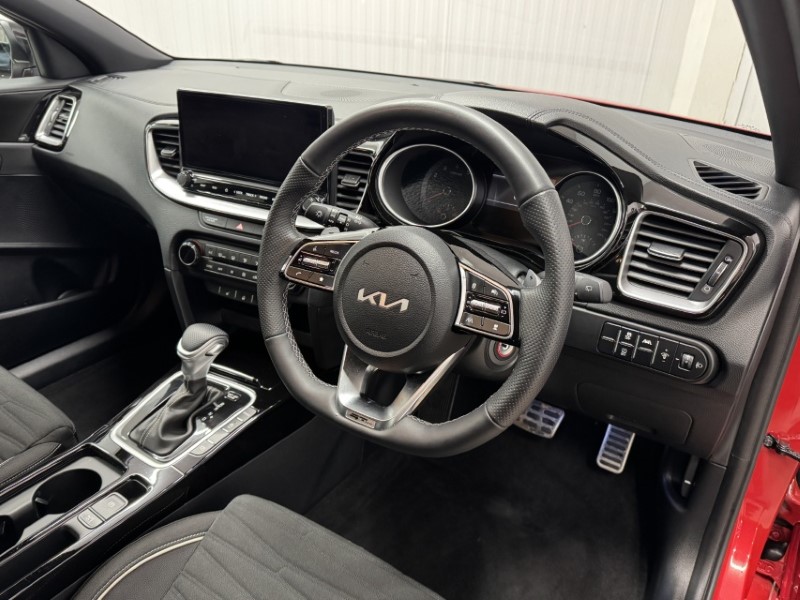 2025 (25) KIA CEED 1.5T GDi ISG 138 GT-Line 5dr DCT 4957828