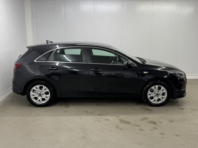 2025 (25) KIA CEED 1.5T GDi ISG 138 2 5dr 4989994