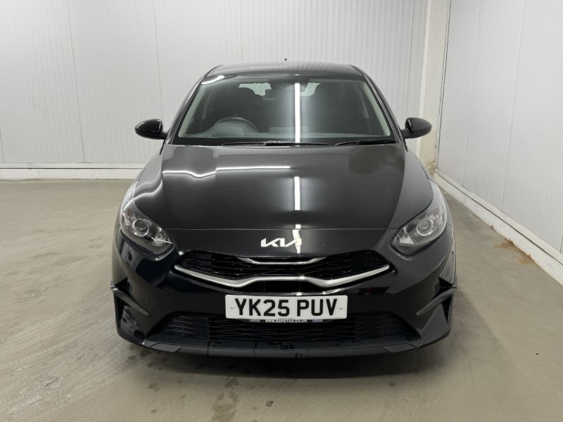 2025 (25) KIA CEED 1.5T GDi ISG 138 2 5dr 4989996