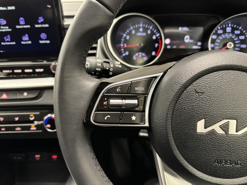 2025 (25) KIA CEED 1.5T GDi ISG 138 2 5dr 4989989