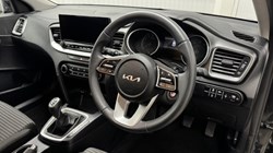 2025 (25) KIA CEED 1.5T GDi ISG 138 2 5dr 4989965