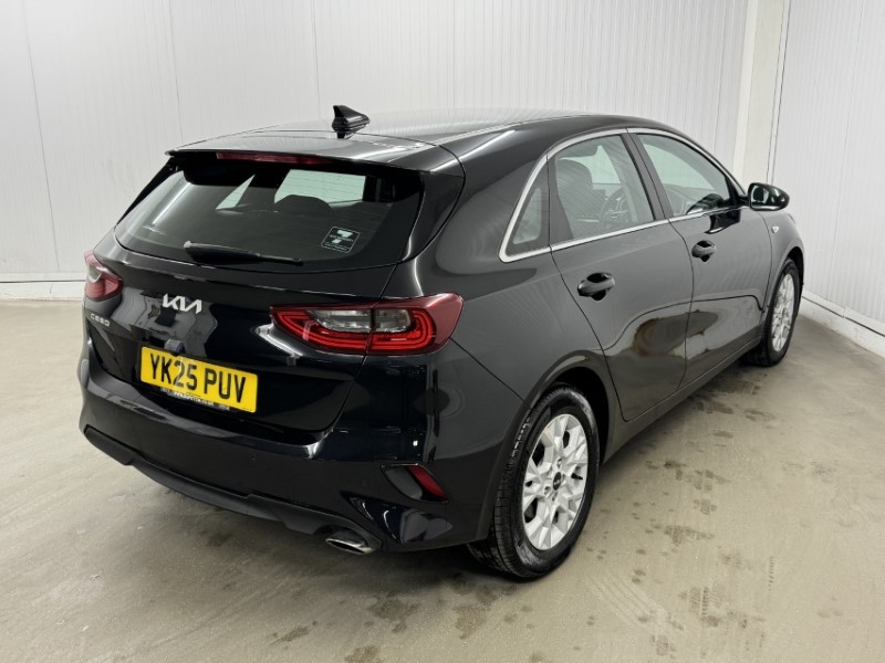 2025 (25) KIA CEED 1.5T GDi ISG 138 2 5dr 4989971