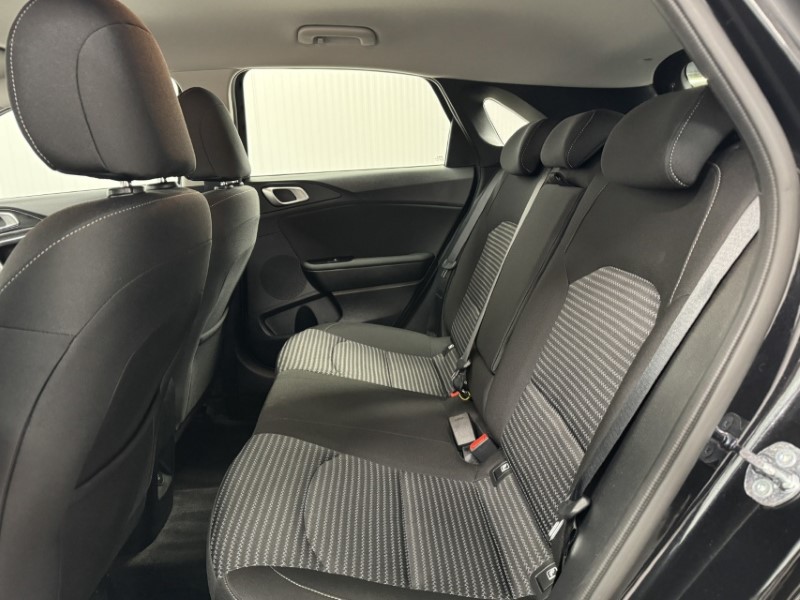 2025 (25) KIA CEED 1.5T GDi ISG 138 2 5dr 4989976