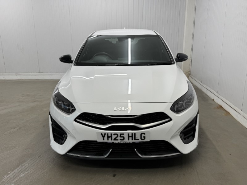 2025 (25) KIA CEED 1.5T GDi ISG 138 GT-Line 5dr 4988341