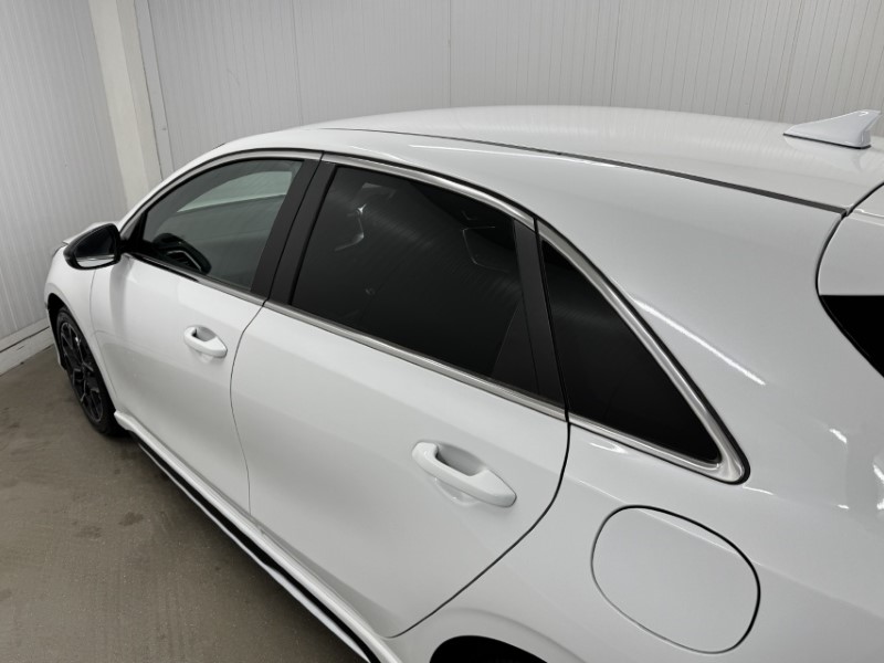 2025 (25) KIA CEED 1.5T GDi ISG 138 GT-Line 5dr 4988320