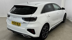 2025 (25) KIA CEED 1.5T GDi ISG 138 GT-Line 5dr 4988316
