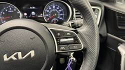 2025 (25) KIA CEED 1.5T GDi ISG 138 GT-Line 5dr 4988337