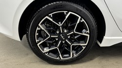 2025 (25) KIA CEED 1.5T GDi ISG 138 GT-Line 5dr 4988317