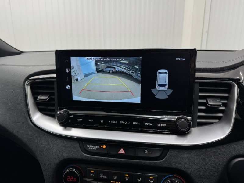 2025 (25) KIA CEED 1.5T GDi ISG 138 GT-Line 5dr 4988311