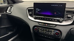 2025 (25) KIA CEED 1.5T GDi ISG 138 GT-Line 5dr 4988331
