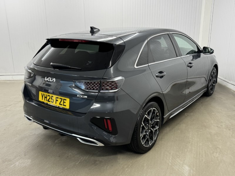 2025 (25) KIA CEED 1.5T GDi ISG 138 GT-Line 5dr DCT 4987075