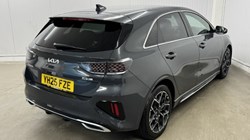 2025 (25) KIA CEED 1.5T GDi ISG 138 GT-Line 5dr DCT 4987075