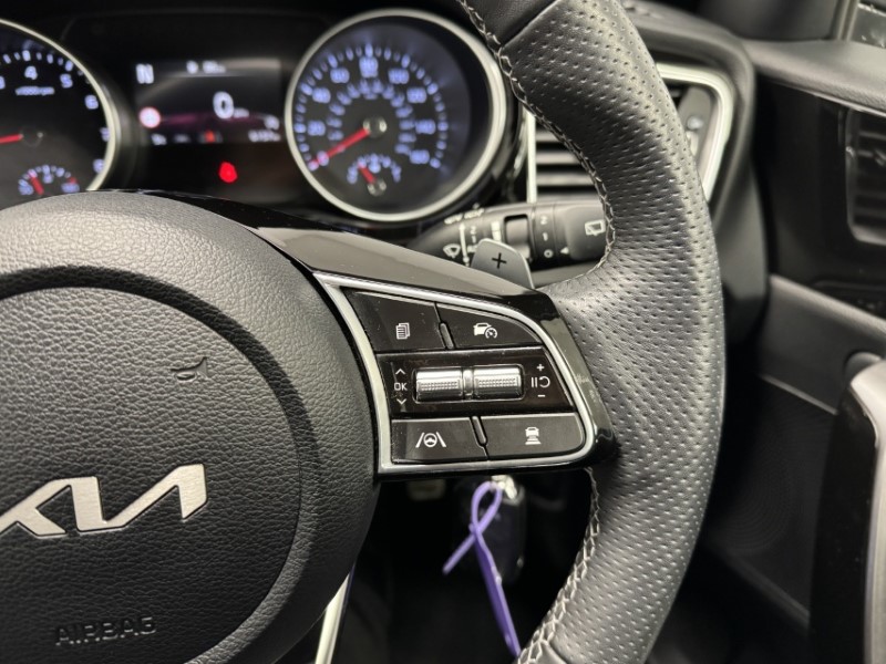 2025 (25) KIA CEED 1.5T GDi ISG 138 GT-Line 5dr DCT 4987101