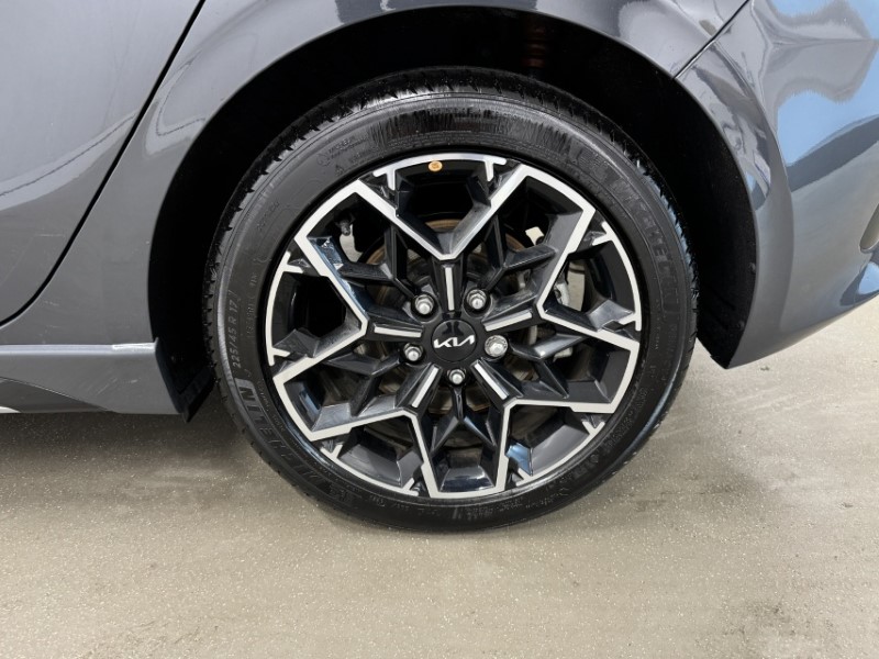 2025 (25) KIA CEED 1.5T GDi ISG 138 GT-Line 5dr DCT 4987079