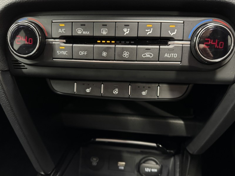 2025 (25) KIA CEED 1.5T GDi ISG 138 GT-Line 5dr DCT 4987093