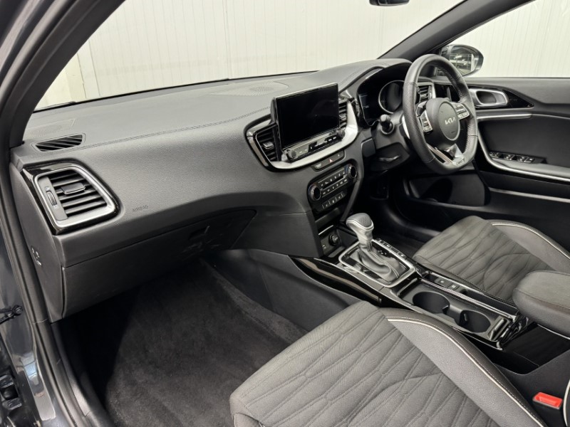 2025 (25) KIA CEED 1.5T GDi ISG 138 GT-Line 5dr DCT 4987082