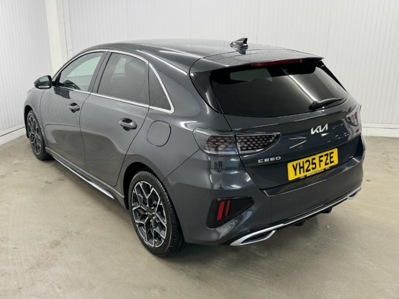 2025 (25) KIA CEED 1.5T GDi ISG 138 GT-Line 5dr DCT 4987073