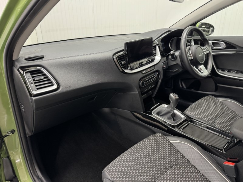 2024 (24) KIA XCEED 1.5T GDi ISG 138 3 5dr 4943569
