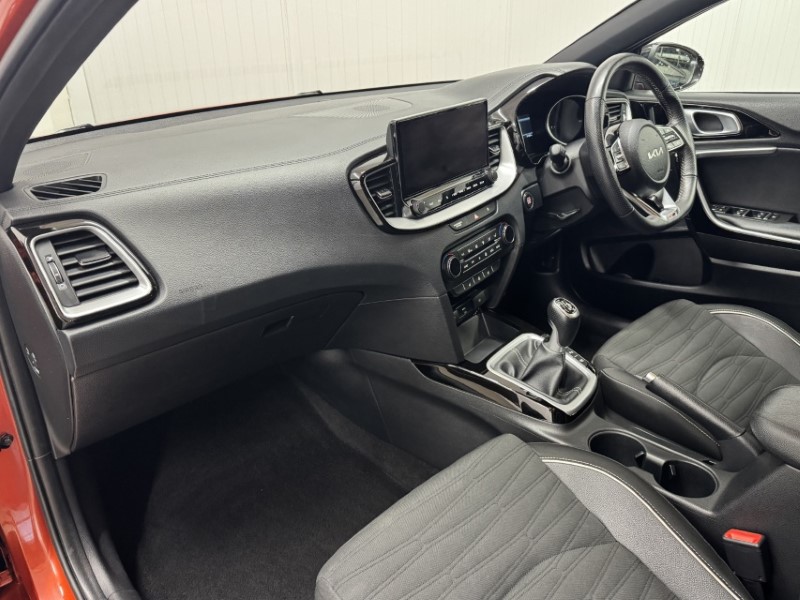 2022 (22) KIA CEED 1.5T GDi ISG GT-Line 5dr 4964653