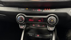2025 (25) KIA STONIC 1.0T GDi 48V 98 GT-Line S 5dr DCT 4984250