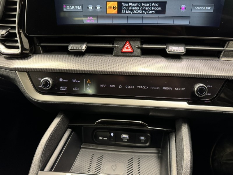 2025 (25) KIA SPORTAGE 1.6T GDi 207 HEV GT-Line S 5dr Auto AWD 4996256