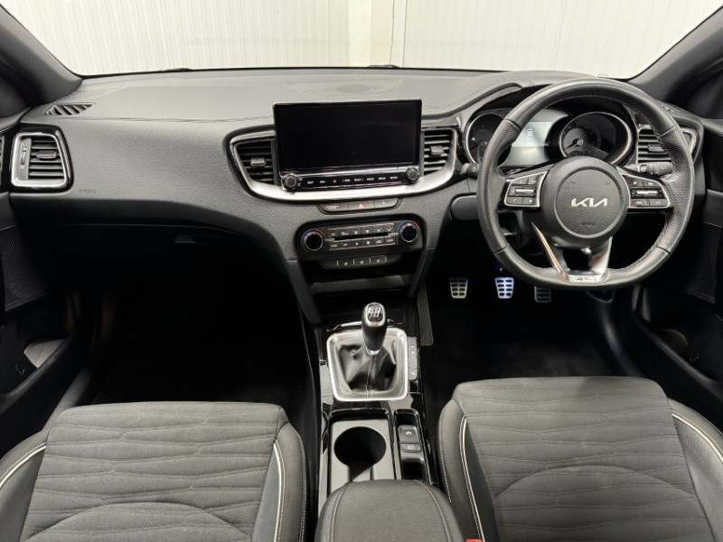 2025 (25) KIA CEED 1.5T GDi ISG 138 GT-Line 5dr 5010787