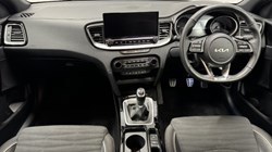 2025 (25) KIA CEED 1.5T GDi ISG 138 GT-Line 5dr 5010787