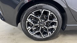 2025 (25) KIA CEED 1.5T GDi ISG 138 GT-Line 5dr 5010804