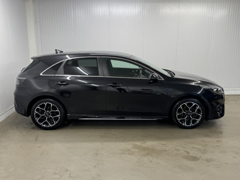 2025 (25) KIA CEED 1.5T GDi ISG 138 GT-Line 5dr 5010813