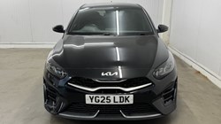 2025 (25) KIA CEED 1.5T GDi ISG 138 GT-Line 5dr 5010814