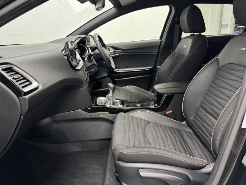 2025 (25) KIA CEED 1.5T GDi ISG 138 GT-Line 5dr 5010788