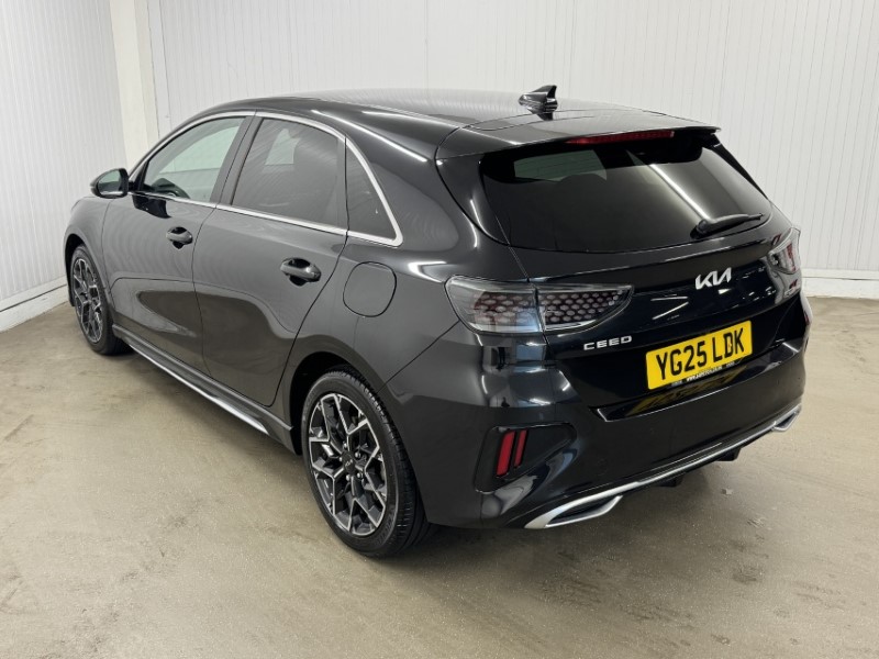 2025 (25) KIA CEED 1.5T GDi ISG 138 GT-Line 5dr 5010783