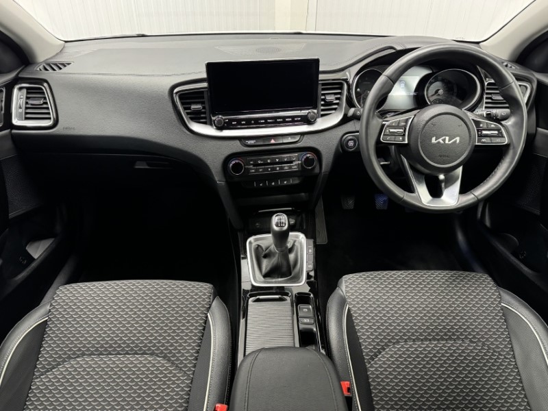2025 (25) KIA CEED 1.5T GDi ISG 138 3 5dr 5016990