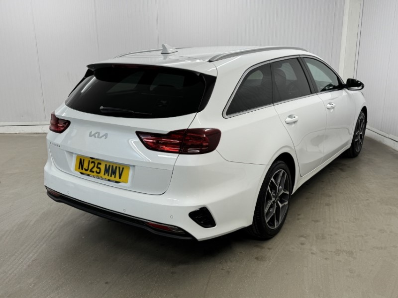 2025 (25) KIA CEED 1.5T GDi ISG 138 3 5dr 5016986