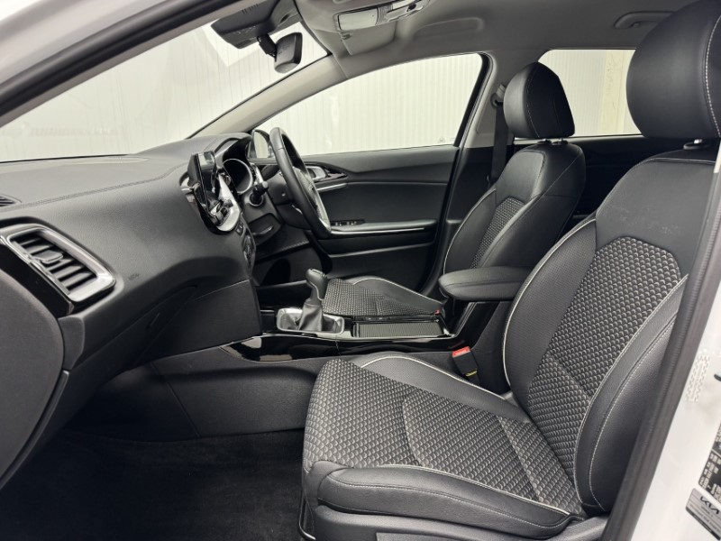 2025 (25) KIA CEED 1.5T GDi ISG 138 3 5dr 5016991