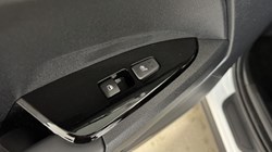 2025 (25) KIA SPORTAGE 1.6T GDi 207 HEV 3 5dr Auto 5017025