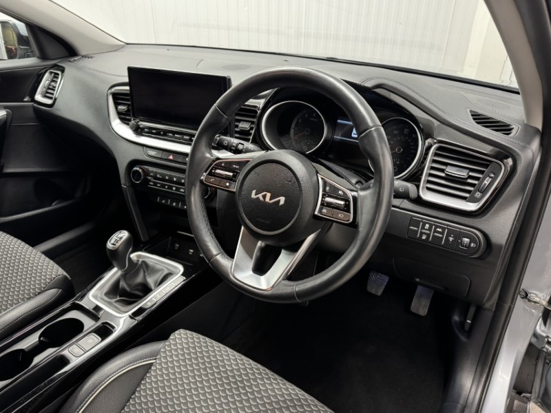 2023 (23) KIA XCEED 1.5T GDi ISG 3 5dr 4990489