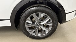 2025 (74) KIA SPORTAGE 1.6T GDi 207 HEV GT-Line S 5dr Auto 5002980