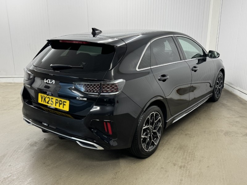 2025 (25) KIA CEED 1.5T GDi ISG 138 GT-Line 5dr 5009939