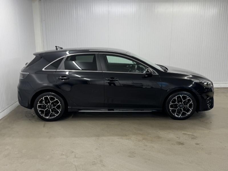 2025 (25) KIA CEED 1.5T GDi ISG 138 GT-Line 5dr 5009969