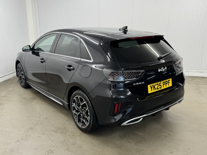 2025 (25) KIA CEED 1.5T GDi ISG 138 GT-Line 5dr 5009937