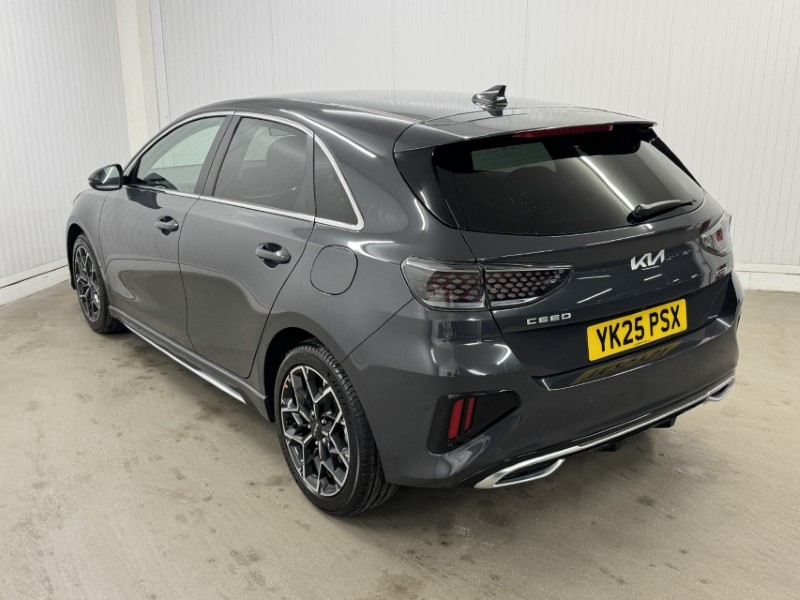 2025 (25) KIA CEED 1.5T GDi ISG 138 GT-Line 5dr 5007409