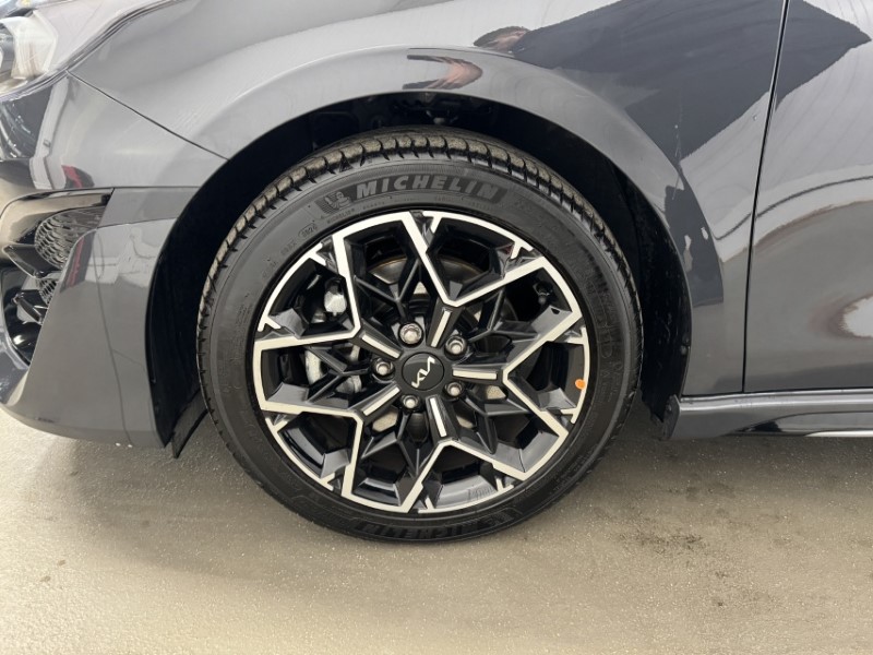 2025 (25) KIA CEED 1.5T GDi ISG 138 GT-Line 5dr 5007437