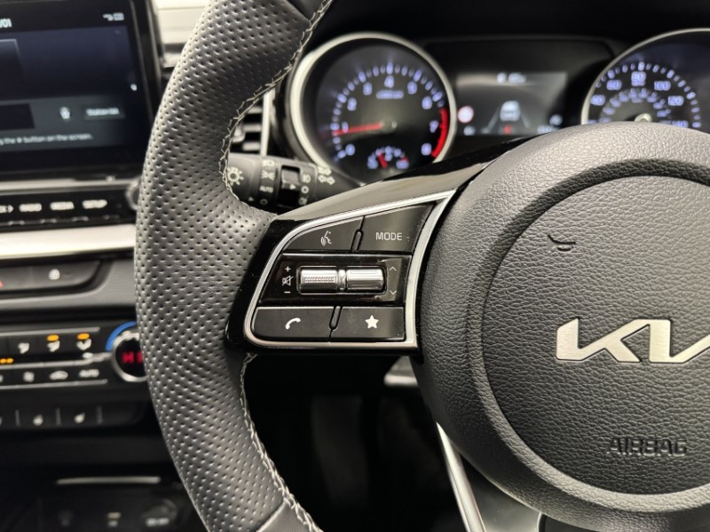 2025 (25) KIA CEED 1.5T GDi ISG 138 GT-Line 5dr 5007429