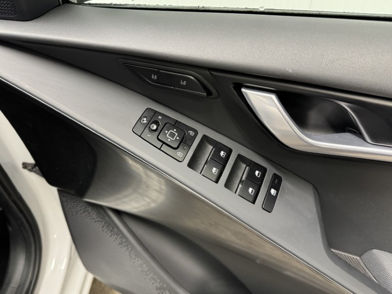 2023 (72) KIA NIRO 1.6 GDi Hybrid 4 5dr DCT 5050035