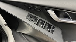 2023 (72) KIA NIRO 1.6 GDi Hybrid 4 5dr DCT 5050035