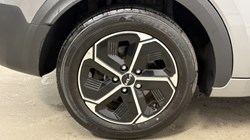 2023 (72) KIA NIRO 1.6 GDi Hybrid 2 5dr DCT 5017099