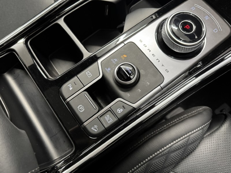 2024 (73) KIA SORENTO 1.6 T-GDi HEV Edition 5dr Auto 5045360