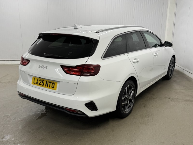 2025 (25) KIA CEED 1.5T GDi ISG 138 3 5dr DCT 5030950