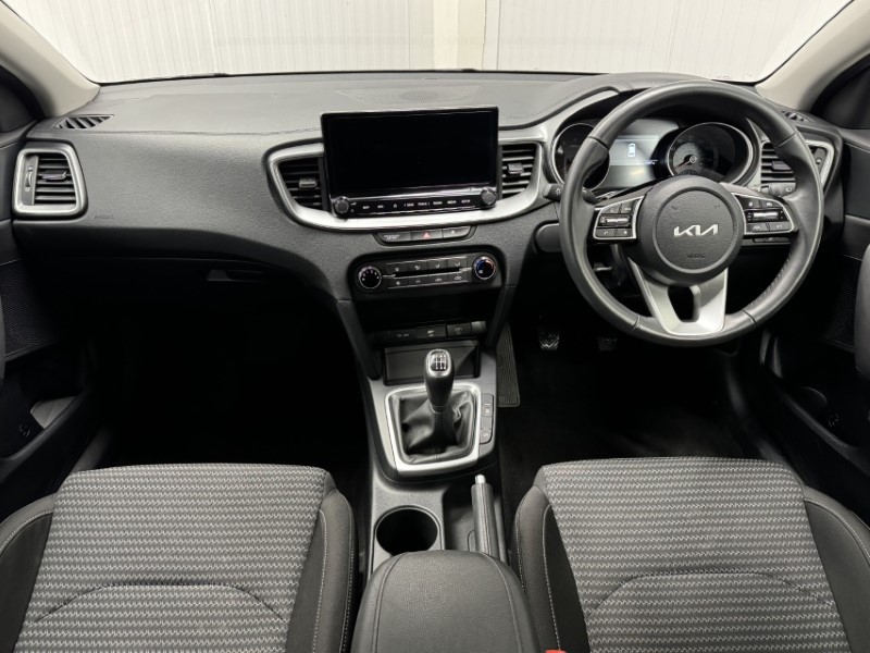 2025 (25) KIA CEED 1.5T GDi ISG 138 2 5dr 5030938